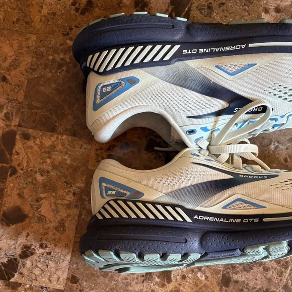Brooks Women’s Athletic Shoes in baby , blue and Navy blue - Picture 8 of 16
